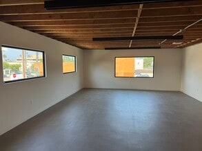13750 Ventura Blvd, Sherman Oaks, CA for lease Interior Photo- Image 2 of 5