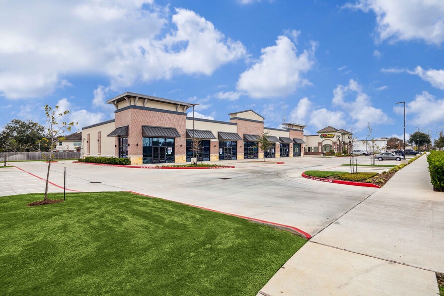 2730 FM 1092 Rd, Missouri City, TX for lease - Building Photo - Image 3 of 8