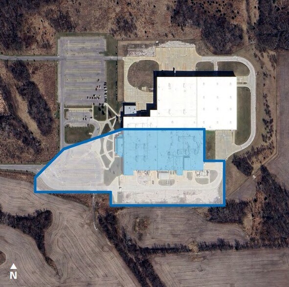 11401 N Congress Ave, Kansas City, MO à louer - Photo du bâtiment - Image 1 de 3