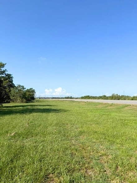 30315 FM 2004 Rd, Angleton, TX for sale - Building Photo - Image 2 of 9