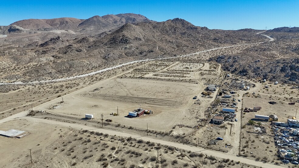 15321 Walton Rd, Oro Grande, CA à vendre - Photo du bâtiment - Image 3 de 10