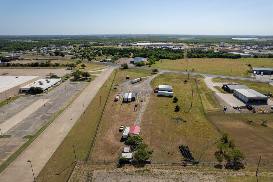 2300 S Business 45, Corsicana, TX à vendre - Photo du bâtiment - Image 1 de 1