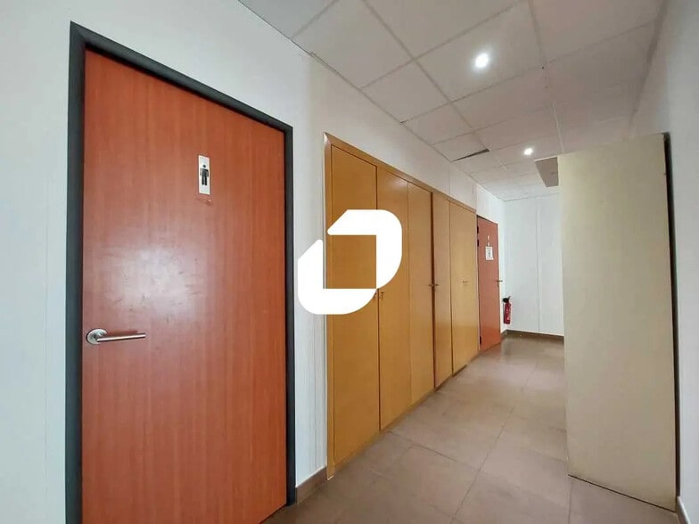 Office in Baillargues for lease - Interior Photo - Image 2 of 11