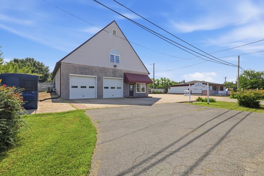 4 N Berlin Pike, Lovettsville, VA for lease - Primary Photo - Image 1 of 13