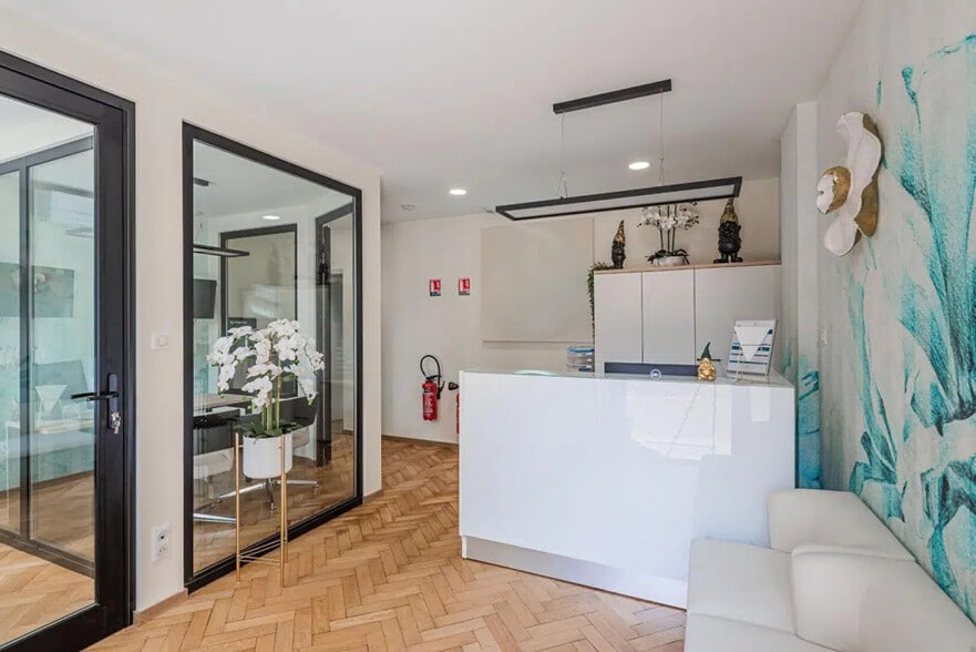 Retail in Strasbourg for sale - Building Photo - Image 1 of 4