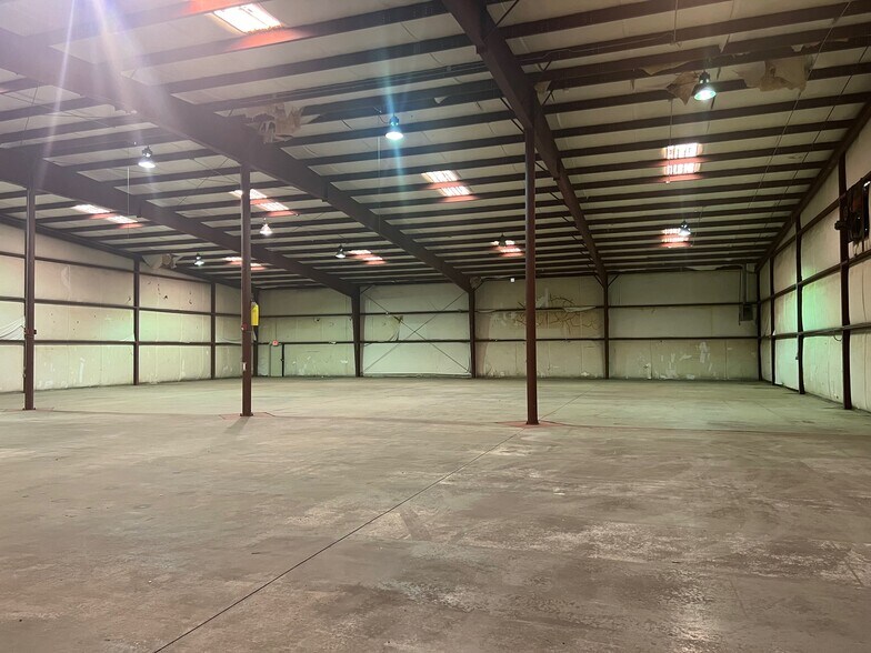 330 Berry Garden Rd, Kernersville, NC à louer - Photo du bâtiment - Image 3 de 8