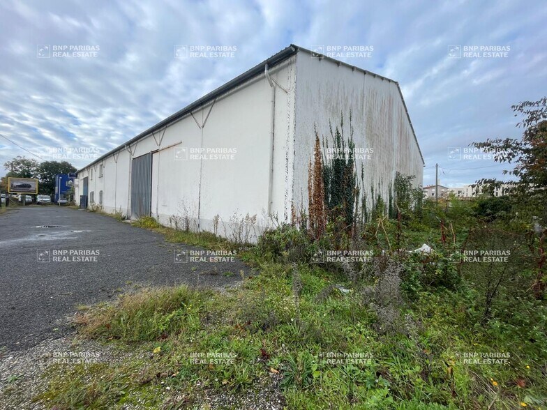 Flex in Bègles for sale - Building Photo - Image 1 of 11