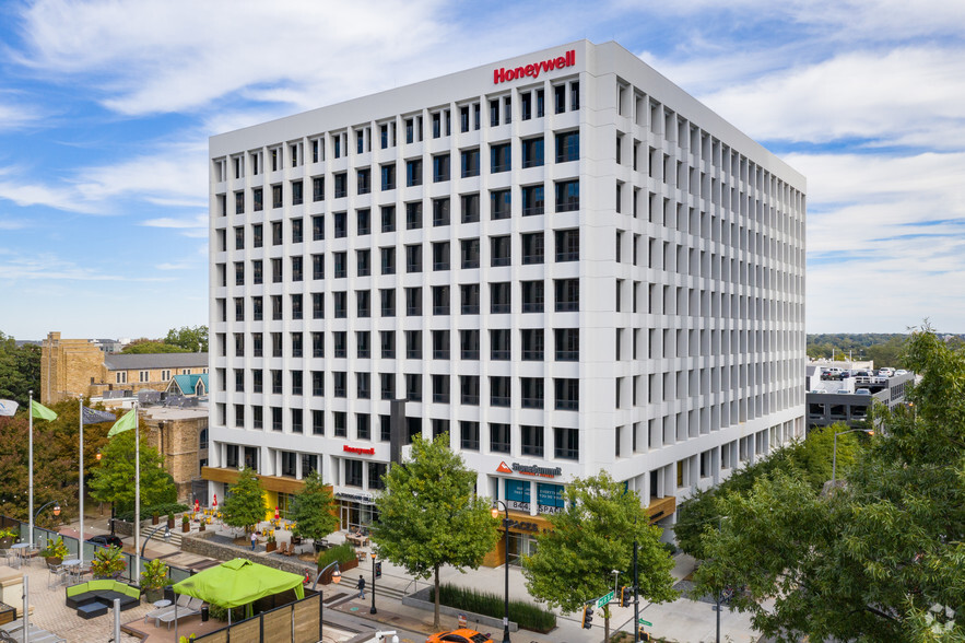 715 Peachtree St NE, Atlanta, GA for lease - Building Photo - Image 1 of 19