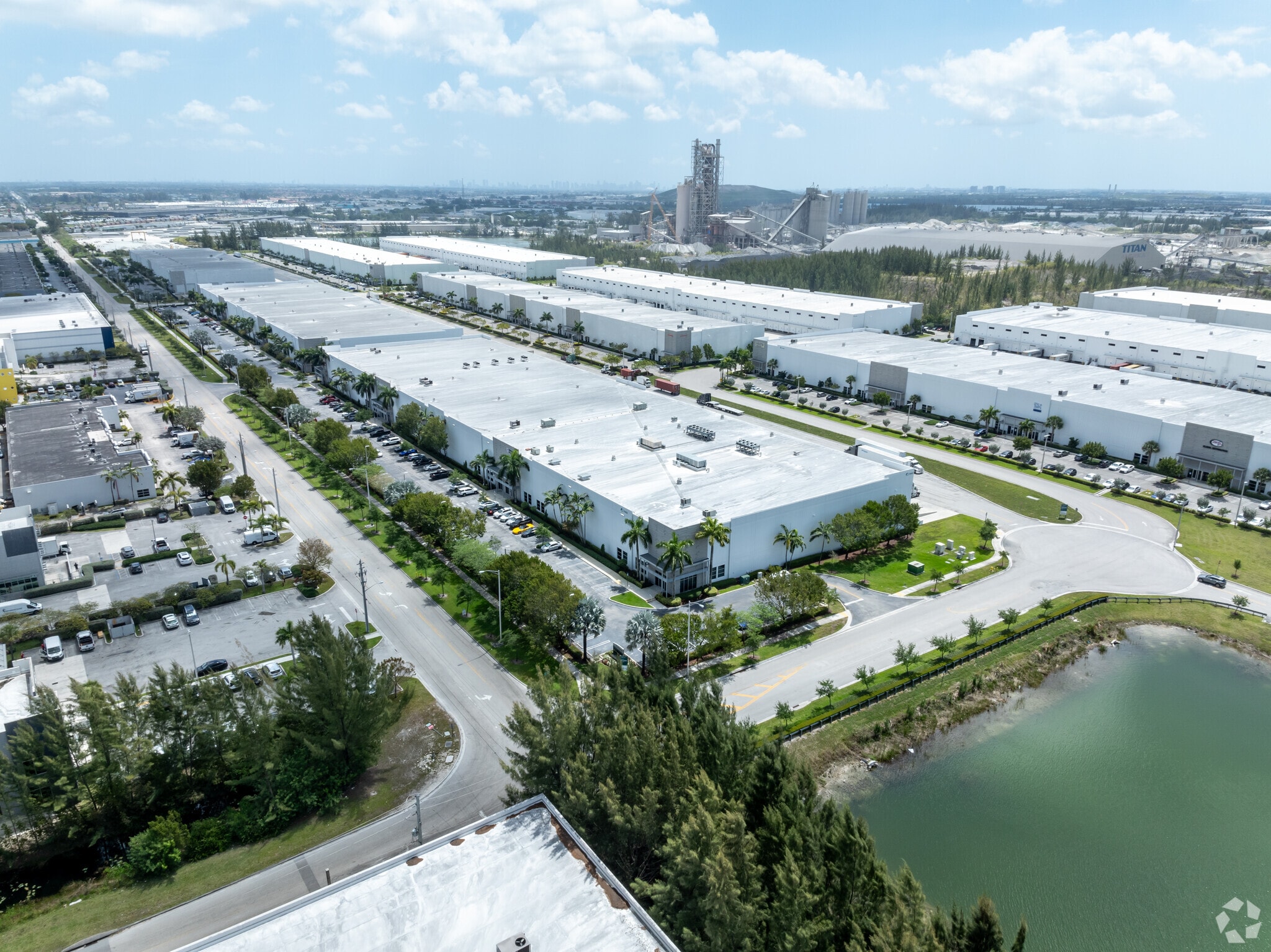 11450 NW 34th St, Doral, FL for lease Primary Photo- Image 1 of 10