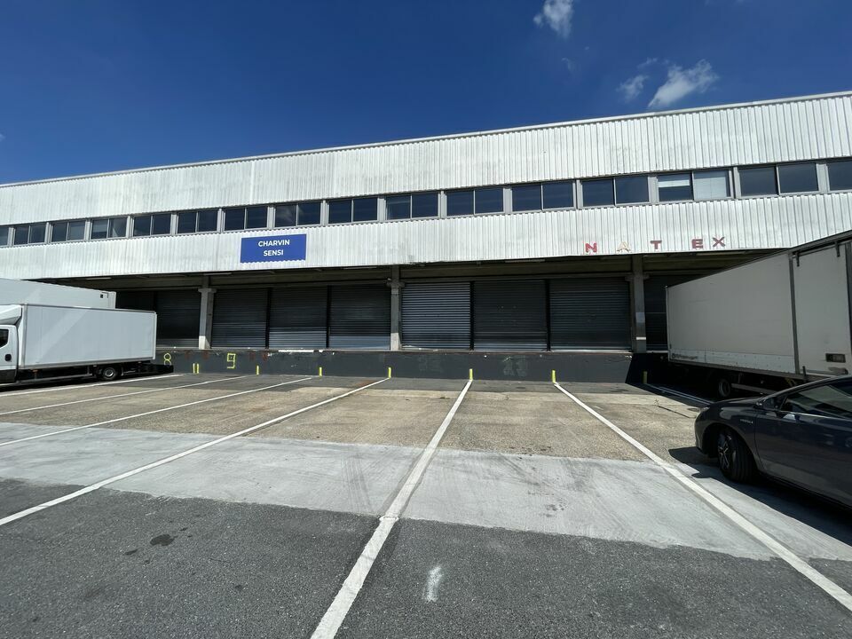 Industrial in Aulnay-sous-Bois for lease Building Photo- Image 1 of 3