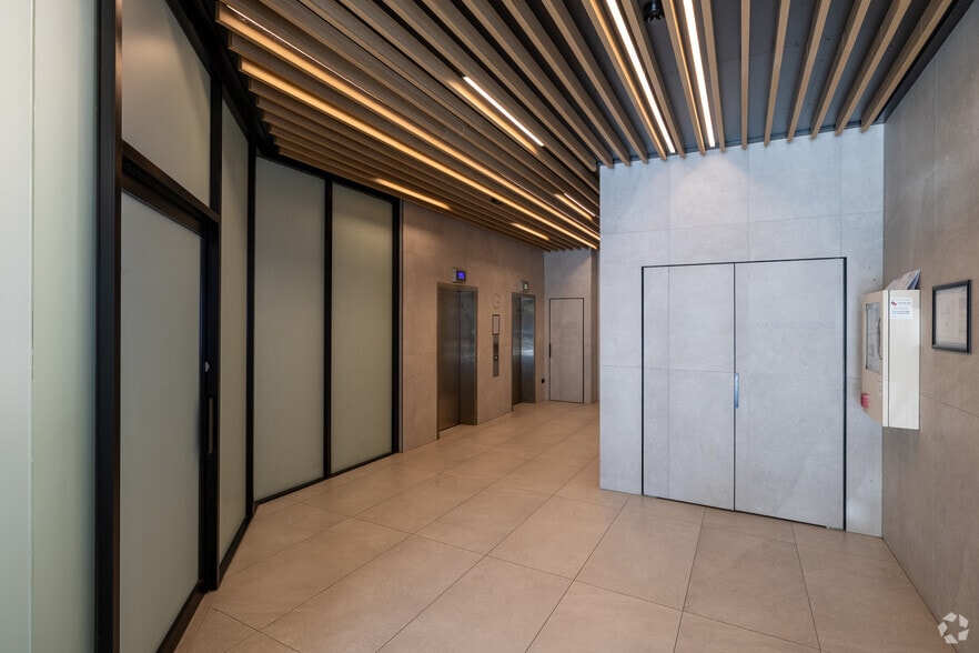 22 Darley Rd, Manly for sale - Lobby - Image 2 of 5