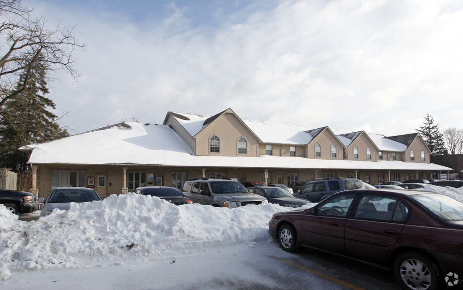 20 Main St N, Waterdown, ON à louer - Photo du bâtiment - Image 2 de 6