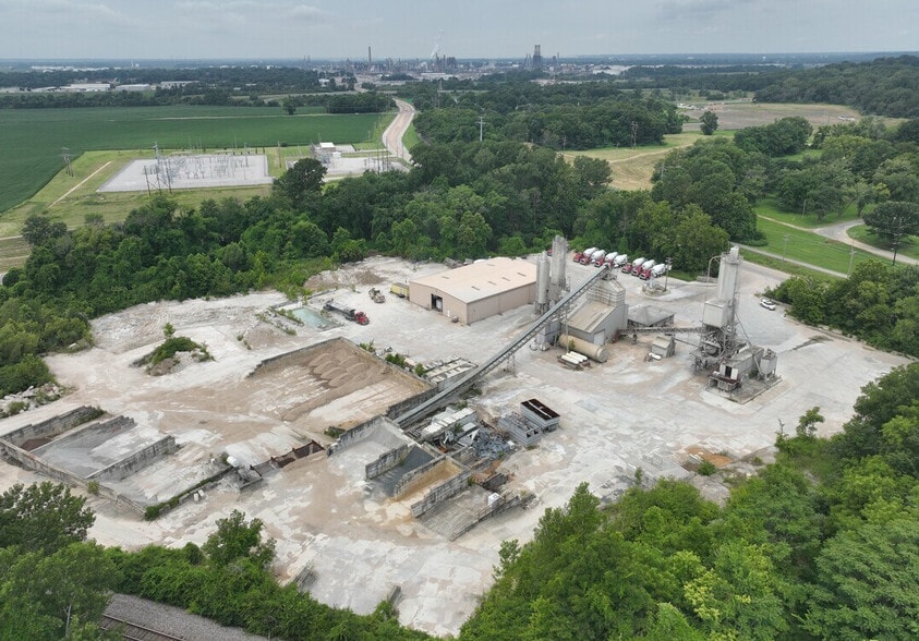5010 Old Alton Edwardsville Rd, Edwardsville, IL for sale - Building Photo - Image 3 of 30
