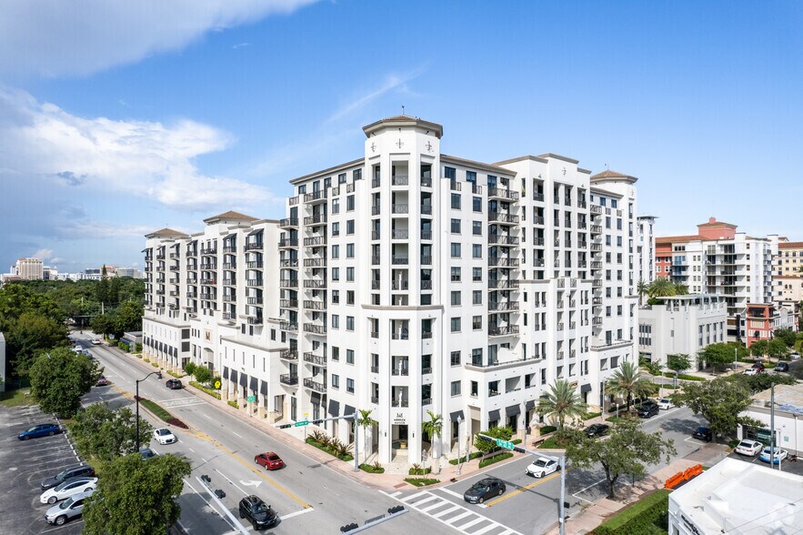 301 Altara Ave, Coral Gables, FL à louer - Photo principale - Image 1 de 165