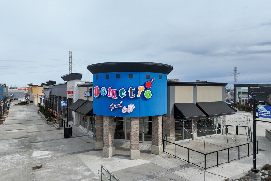 75 Consumers Dr, Whitby, ON à vendre - Photo principale - Image 1 de 1