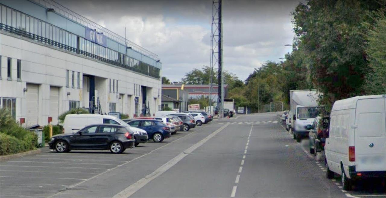 Flex in Le Thillay for lease Building Photo- Image 1 of 7