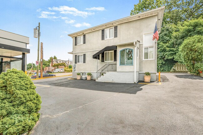 Plus de détails pour 2132 Central Park Ave, Yonkers, NY - Commerce de détail à vendre