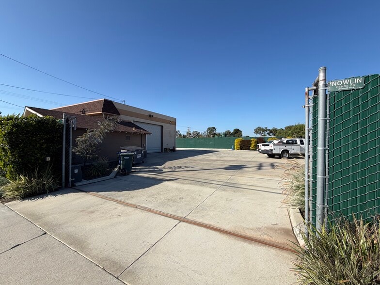 1101 E 25th St, Signal Hill, CA for lease - Building Photo - Image 3 of 14