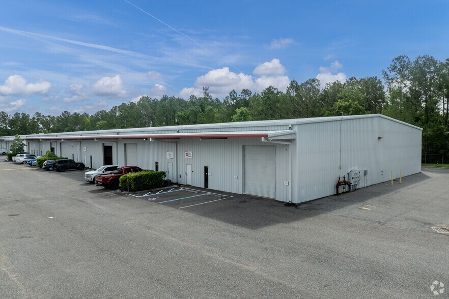 14476 Duval Pl W, Jacksonville, FL à louer - Photo du bâtiment - Image 2 de 17