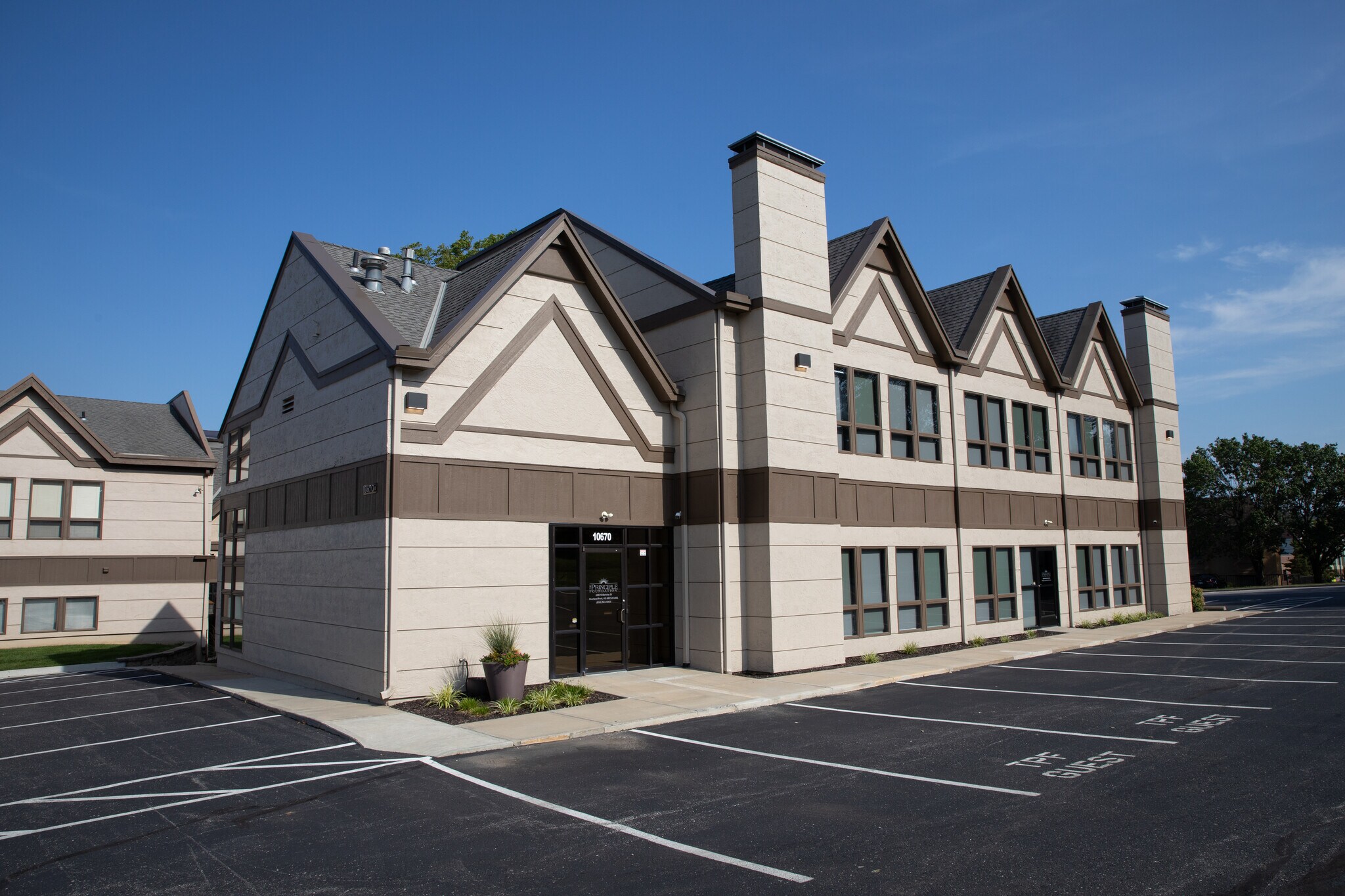 10670 Barkley St, Overland Park, KS for sale Building Photo- Image 1 of 14