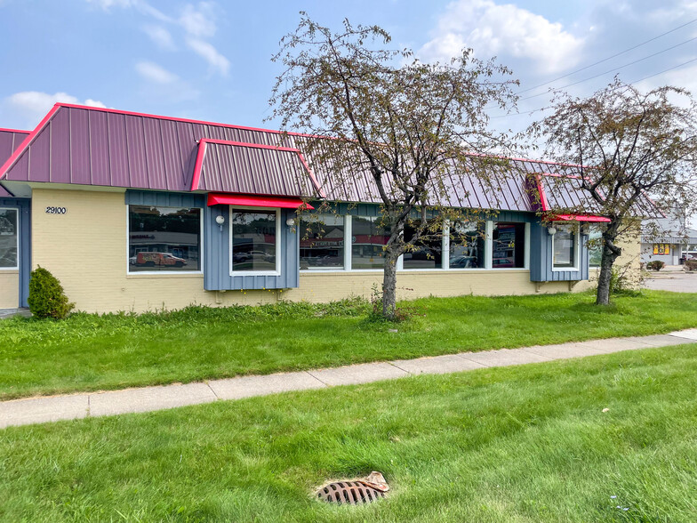 29100 Dequindre Rd, Warren, MI for lease - Building Photo - Image 2 of 9