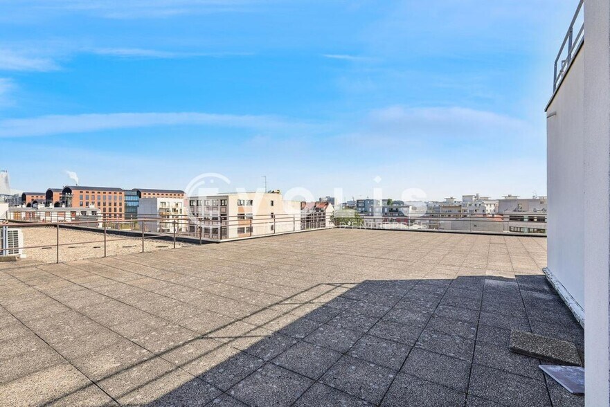 Bureau dans Ivry-sur-Seine à louer - Photo du bâtiment - Image 2 de 15