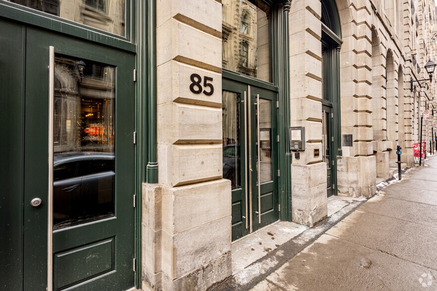 76-84 De Brésoles Rue, Montréal, QC for sale - Building Photo - Image 3 of 4