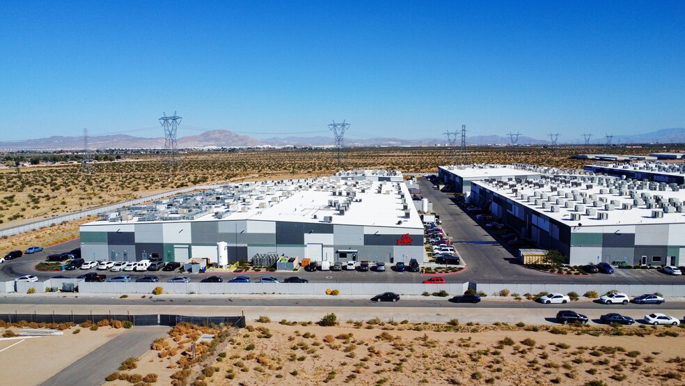 17451-14757 Muskrat Ave, Adelanto, CA à vendre - Photo du bâtiment - Image 2 de 7