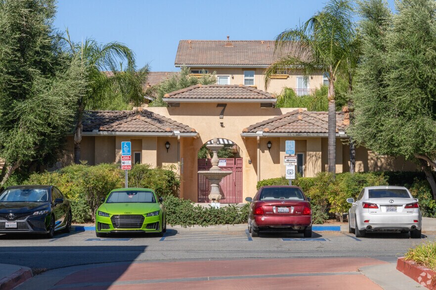 703 Allegheny Ave, Beaumont, CA à vendre - Photo du bâtiment - Image 3 de 38