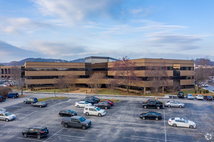 7003 Chadwick Dr, Brentwood, TN for lease - Building Photo - Image 2 of 18