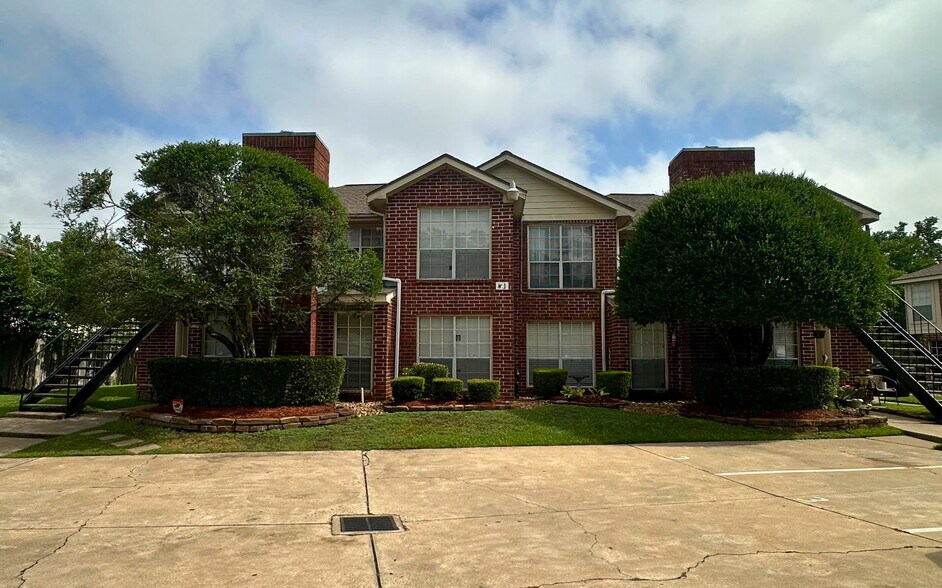 7120 Cole Creek Dr, Houston, TX à vendre - Photo du bâtiment - Image 1 de 17