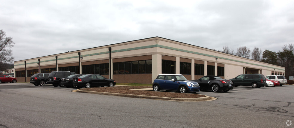 870 Remington Dr, Madison, NC for lease - Building Photo - Image 2 of 4