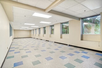 11625 55e Av, Montréal, QC for lease Interior Photo- Image 2 of 4