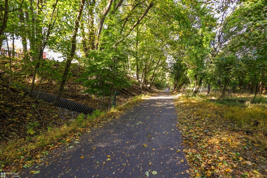 3161 E Church St, Whitehall, PA à vendre - Photo du bâtiment - Image 3 de 8