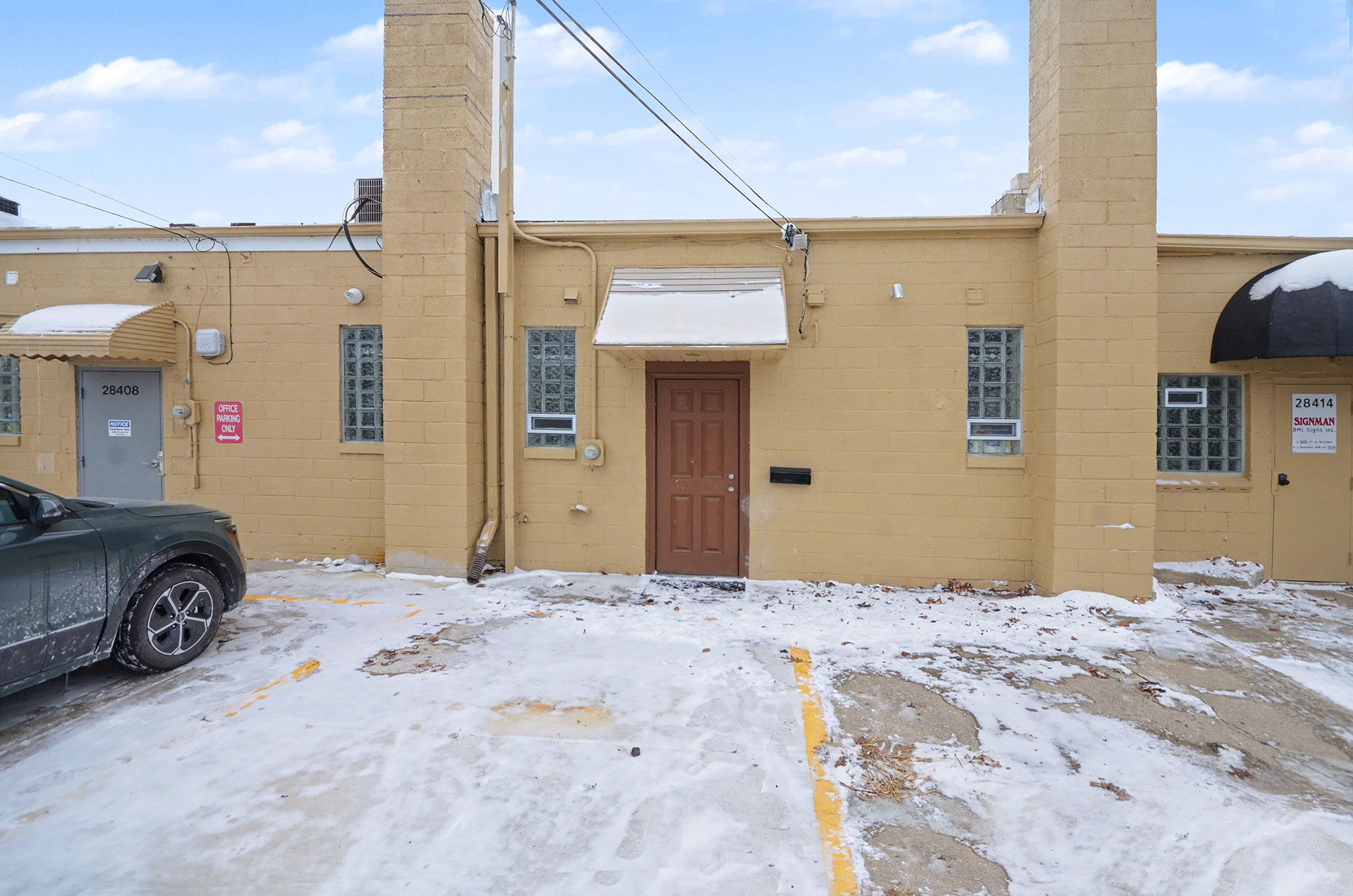 28410 Harper Ave, Saint Clair Shores, MI for lease Primary Photo- Image 1 of 41