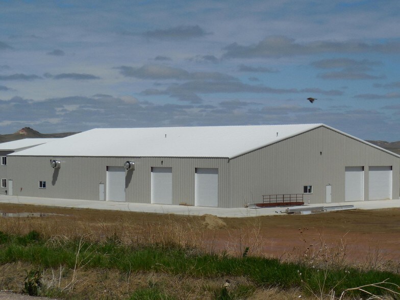 3750 Hackathorn Ln, Gillette, WY à vendre - Photo du bâtiment - Image 2 de 24