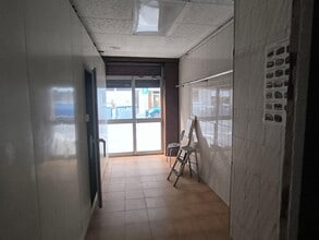 Retail in Manresa, Barcelona for lease Interior Photo- Image 2 of 11