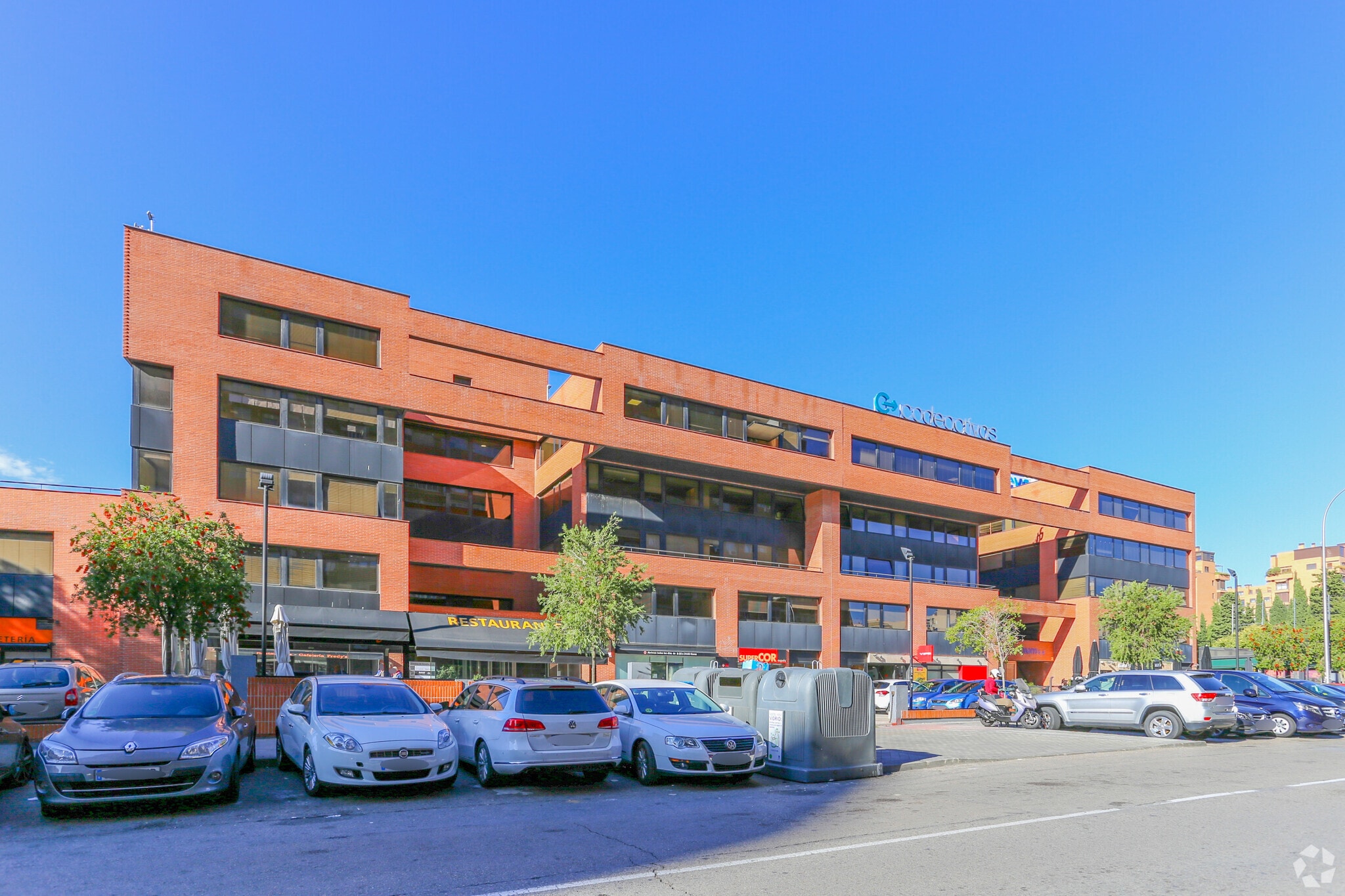 Calle de la Condesa de Venadito, 5, Madrid, Madrid for lease Primary Photo- Image 1 of 24