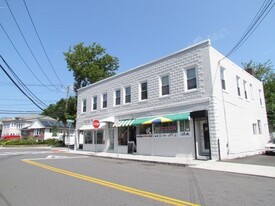 109 Nichols Ave, Watertown MA - Dépanneur