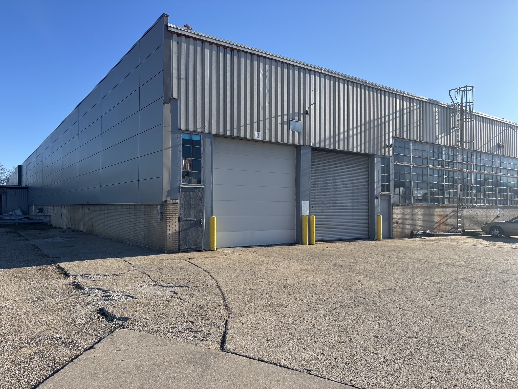 711 W Pickard St, Mount Pleasant, MI for lease Interior Photo- Image 1 of 8