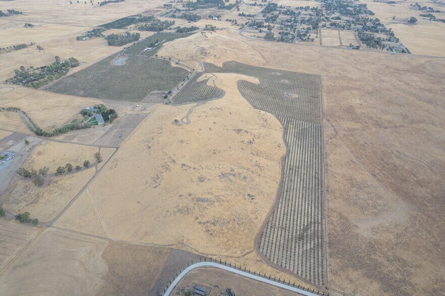 13638 E Shepherd Ave, Clovis, CA à vendre - Photo du bâtiment - Image 2 de 90