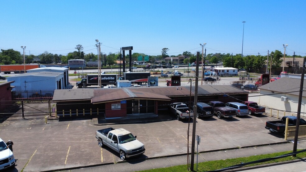 7112 Lyons Ave, Houston, TX for lease - Building Photo - Image 3 of 20