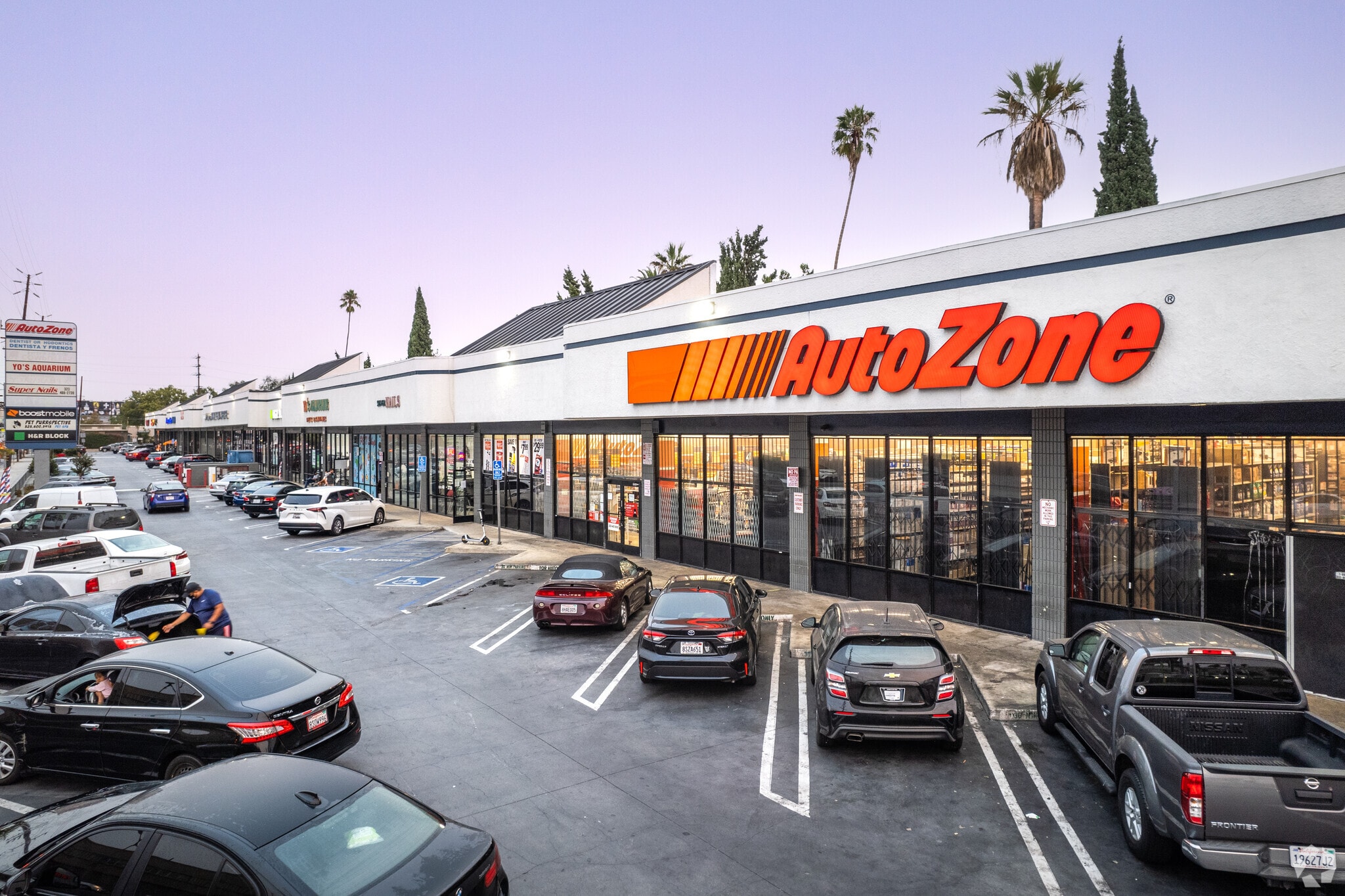 5800-5940 Santa Monica Blvd, Los Angeles, CA for lease Primary Photo- Image 1 of 7