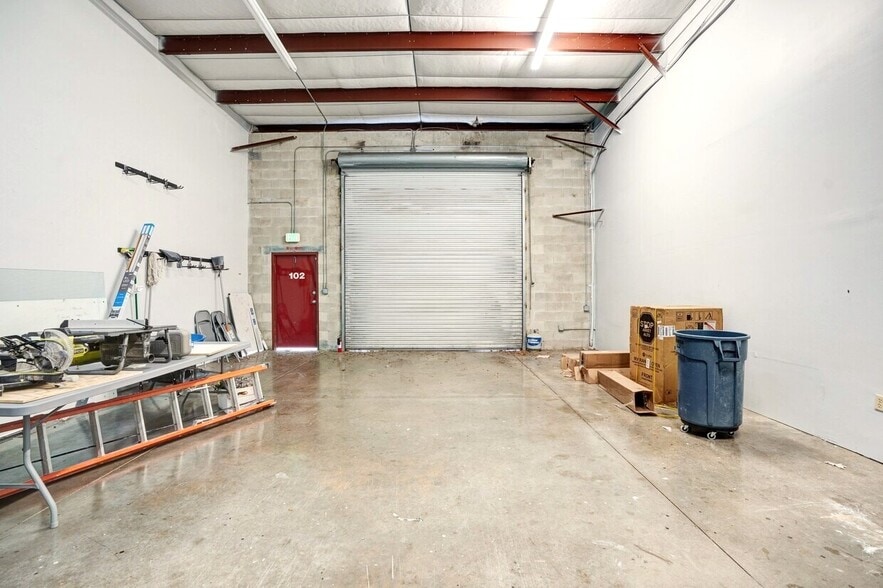 1882 Porter Lake Dr, Sarasota, FL for lease - Building Photo - Image 2 of 8