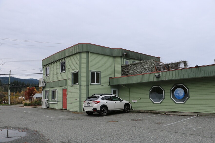 7184 Lantzville Rd, Lantzville, BC for sale - Primary Photo - Image 1 of 10