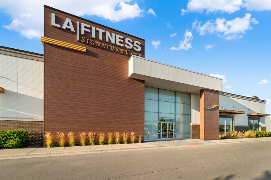 100 W 63rd St, Westmont, IL à vendre - Photo du bâtiment - Image 3 de 7