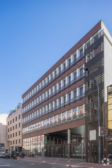 16 Rue Henri Barbusse, Clichy à louer - Photo du bâtiment - Image 2 de 4