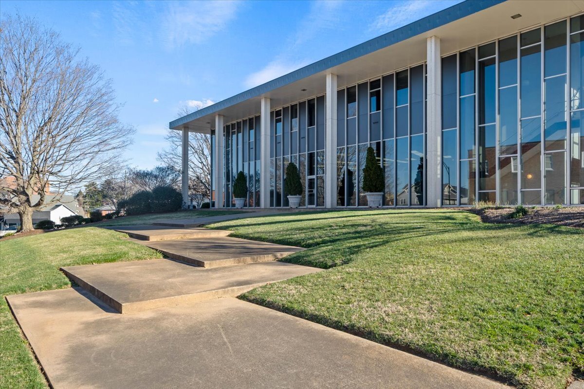 110 N Center St, Hickory, NC for sale Building Photo- Image 1 of 1