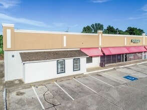 1000-1072 S Douglas Blvd, Oklahoma City, OK for lease Building Photo- Image 2 of 3