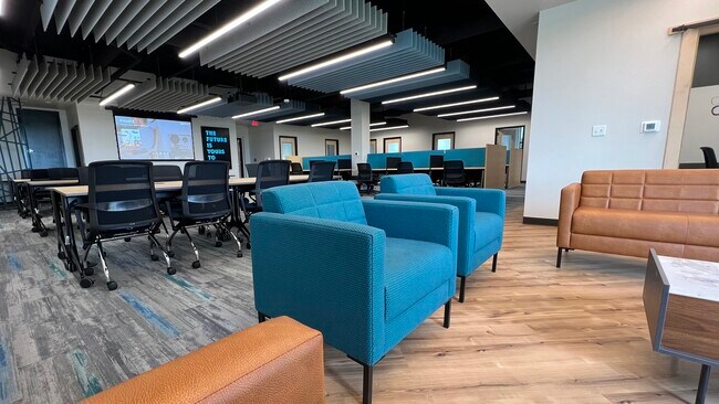 Plus de détails pour 13315 E 112th St N, Owasso, OK - Coworking à louer